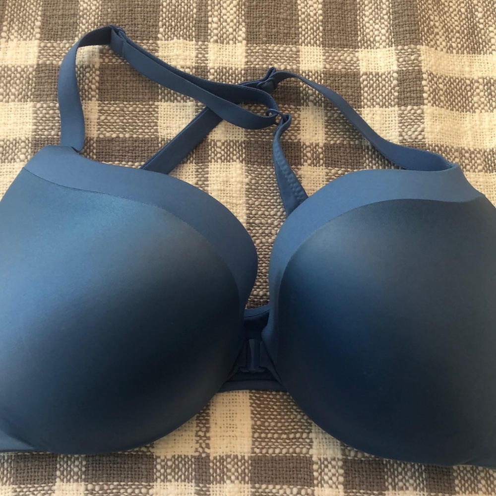 Victoria’s Secret front close racer back bra